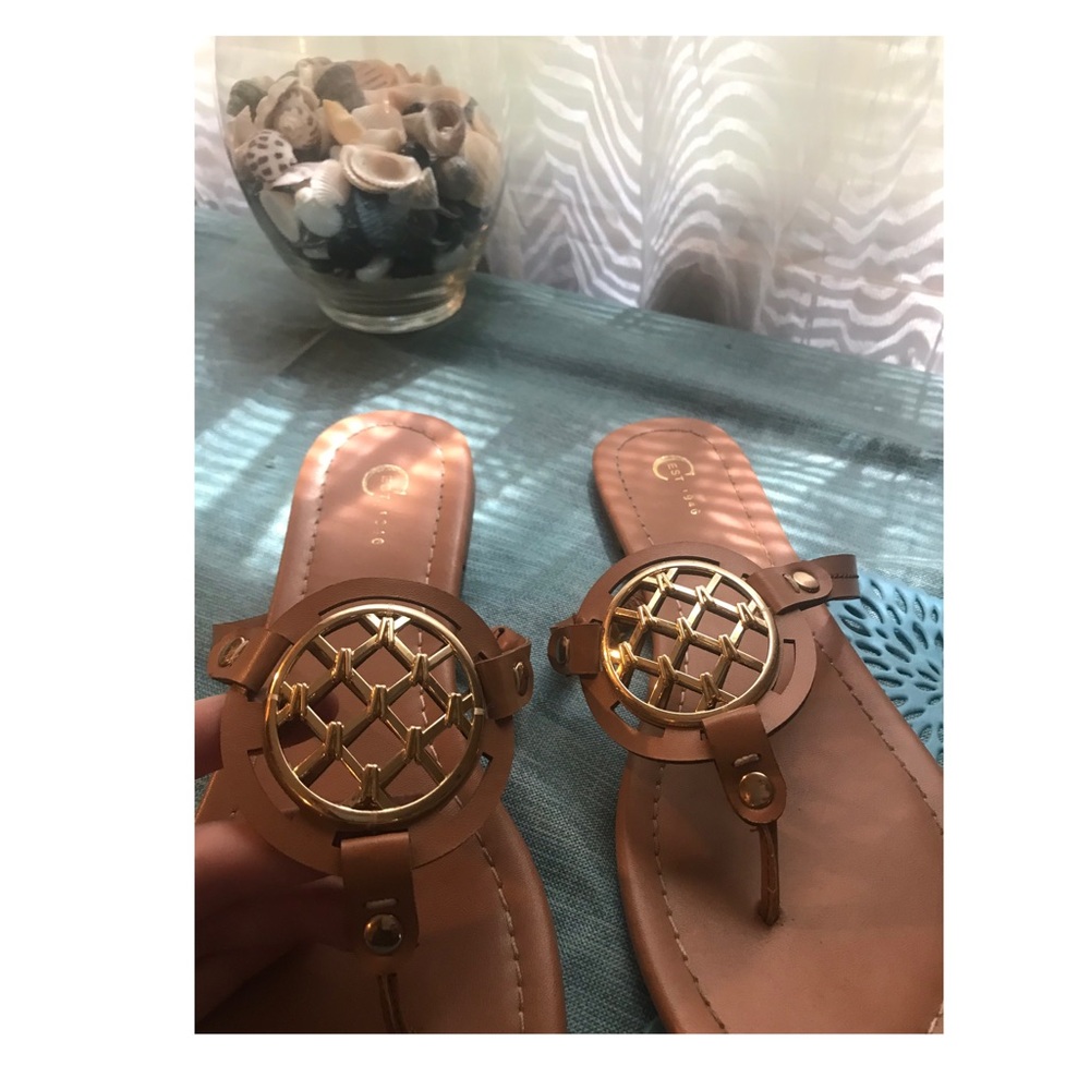 Sandals - Picture 3 of 4